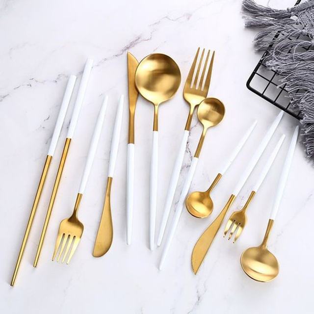 Предметное фото - удобные и современные решения для готовки и сервировки стола.