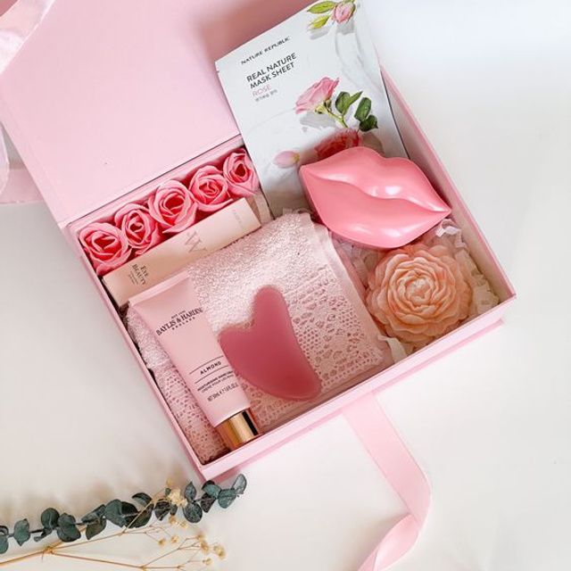 Предметное фото подарочных наборов - лучшие подарки для ваших друзей и семьи.