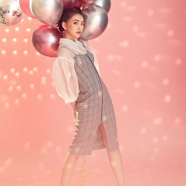 Предметное фото праздничных шаров - магия праздника в каждом шарике.