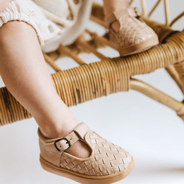 Предметное фото детских товаров - игривые и интересные игрушки, которые стимулируют развитие вашего ребенка.