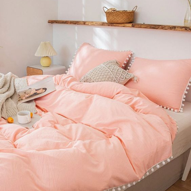 Эффектная съемка, создающая атмосферу уюта и спокойствия для сна.