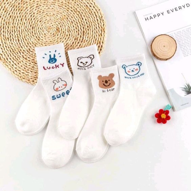 Предметное фото носков и платочков - мягкость и комфорт каждый день.