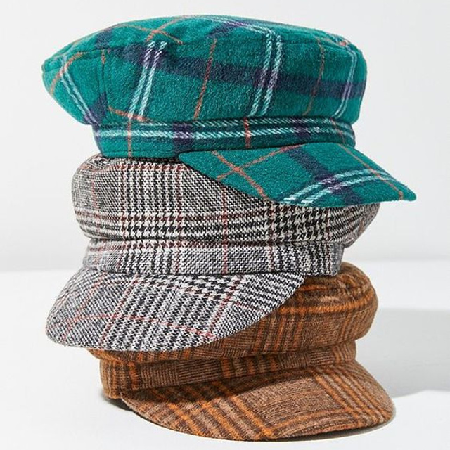 Предметное фото головных уборов - комфорт и элегантность в каждой детали.