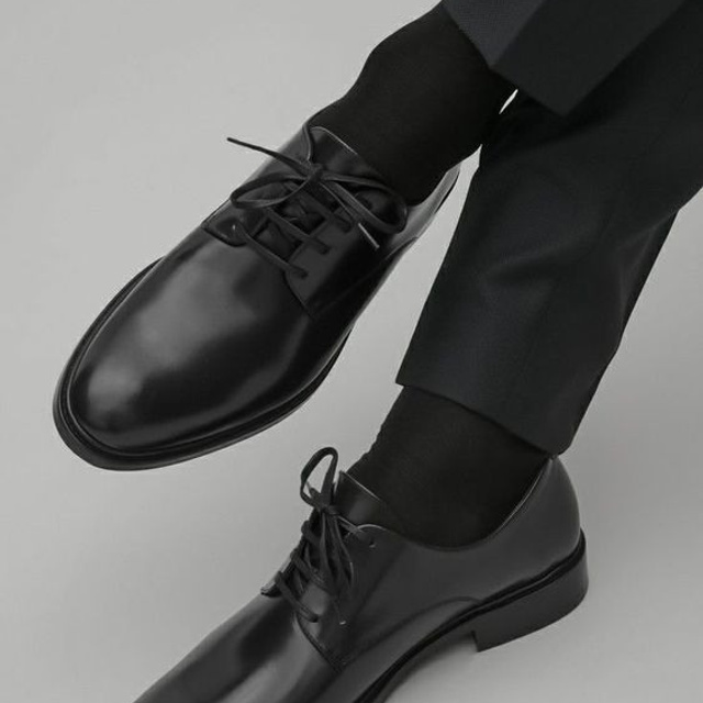 Предметное фото обуви - элегантные и удобные аксессуары для вашей повседневной жизни.