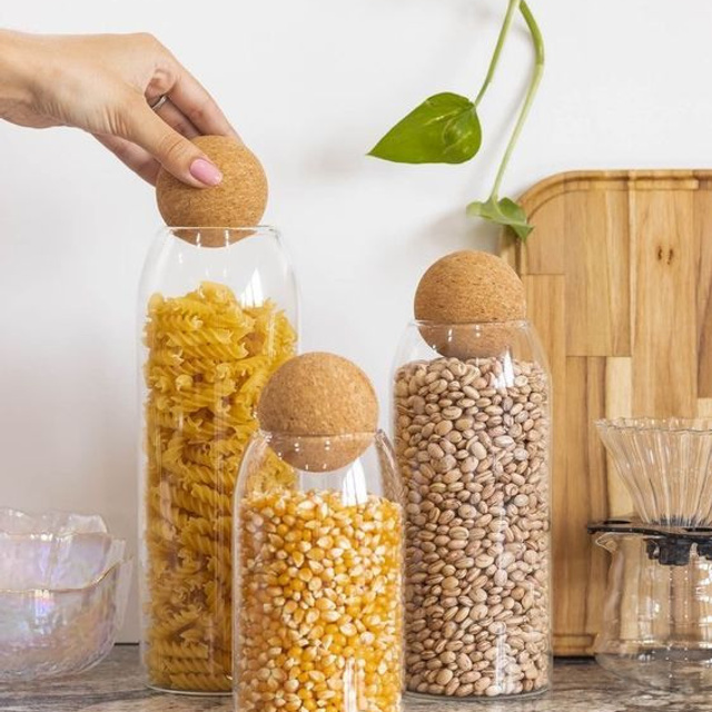 Предметное фото - простые и доступные товары для повседневной жизни.