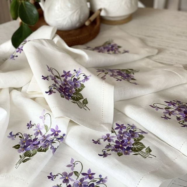 Предметное фото носков и платочков - мелочи, которые делают ваш день.