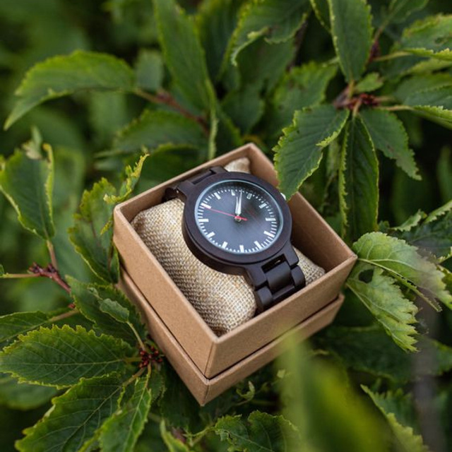 Предметное фото часов - выразительный элемент вашего стиля.