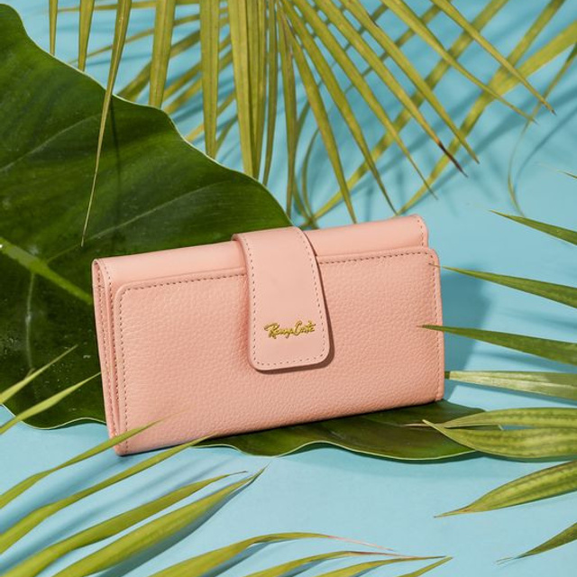 Предметное фото сумок - стильные и универсальные аксессуары для вашего стиля.