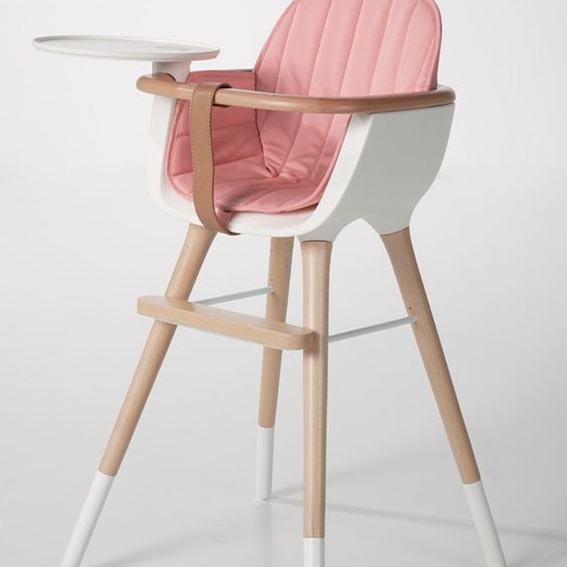 Предметное фото детских товаров - удобные и практичные решения для заботы о вашем малыше.