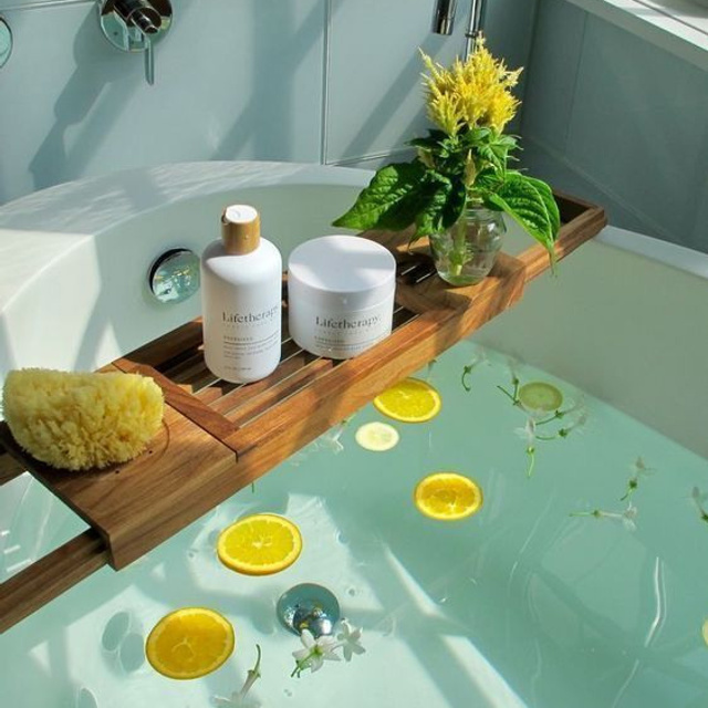 Предметное фото - повседневные товары для дома, которые делают жизнь проще.