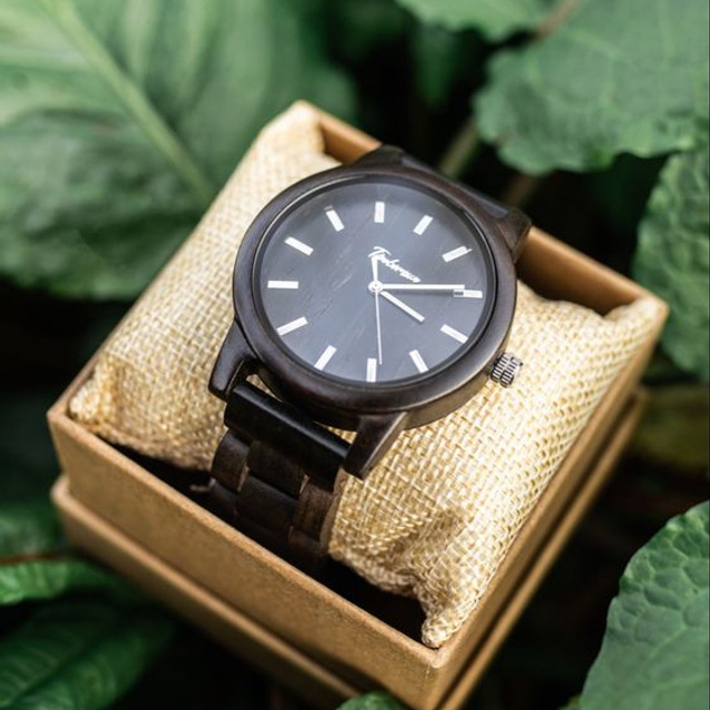 Предметное фото часов - надежный компаньон на пути к успеху.