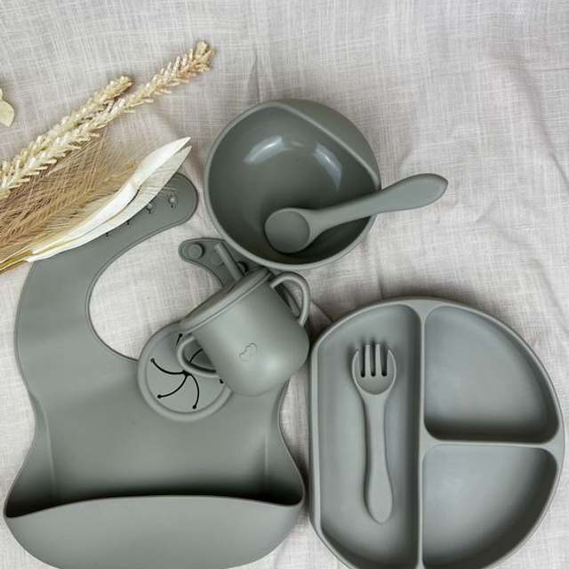 Предметное фото детских товаров - игривые и качественные товары, которые приносят радость и удовлетворение вашему малышу.