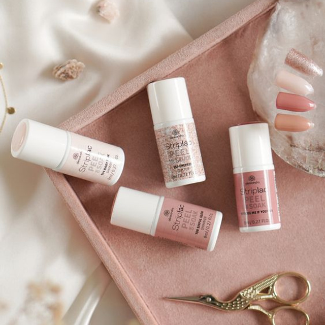 Предметное фото косметики - нежные и ухаживающие продукты для вашего блеска и здоровья кожи.