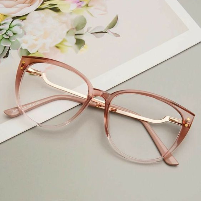 Предметное фото аксессуаров - ваш выбор для создания индивидуального и неповторимого стиля.