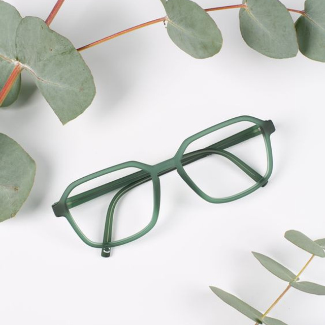 Предметное фото аксессуаров - стильные акценты для вашего повседневного образа.