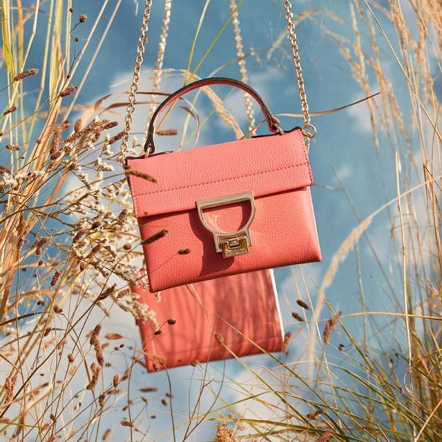 Предметное фото сумок - удобные модели, идеально подходящие для вашего стиля жизни.