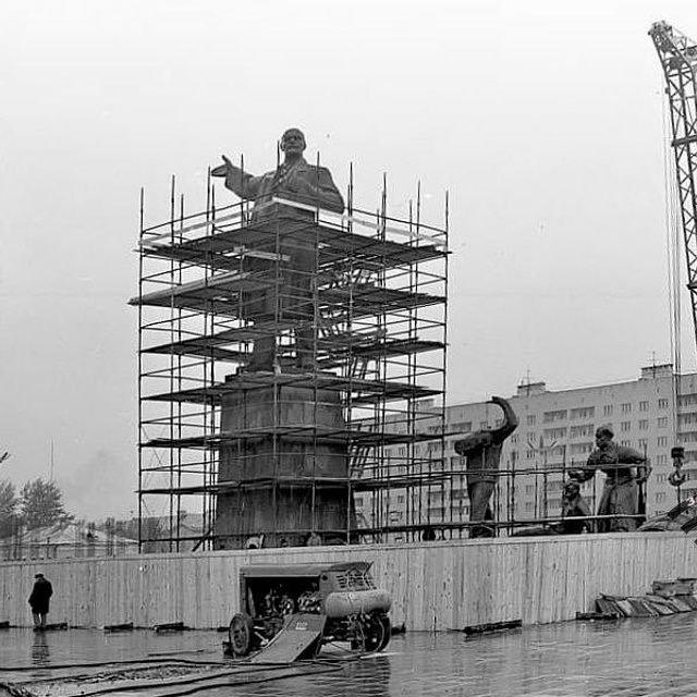 Пост «Ленин, Нижний Новгород и собор‑маяк»