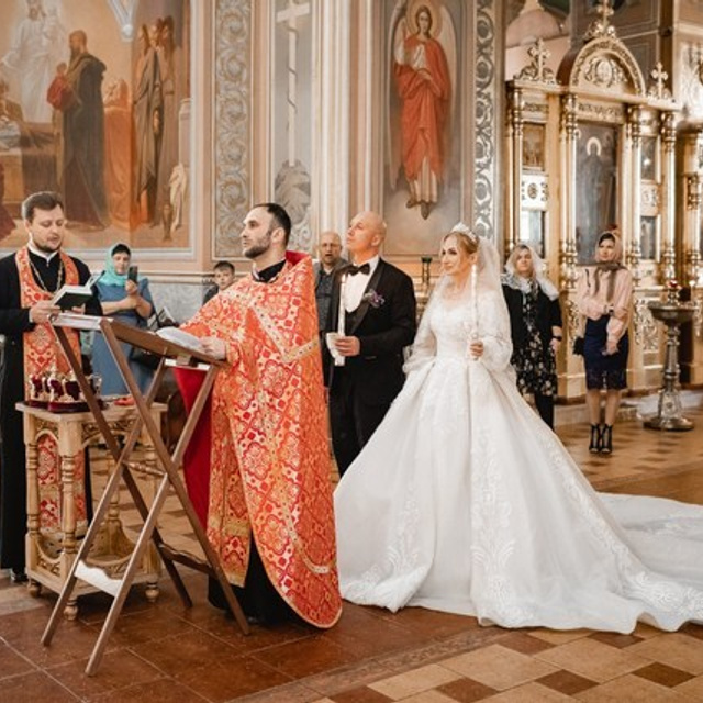 ВЕНЧАНИЕ ОЛЕГА И ЯНЫ (Н. Белого)