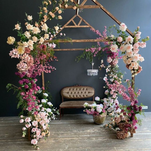 Famous Studios Глобус