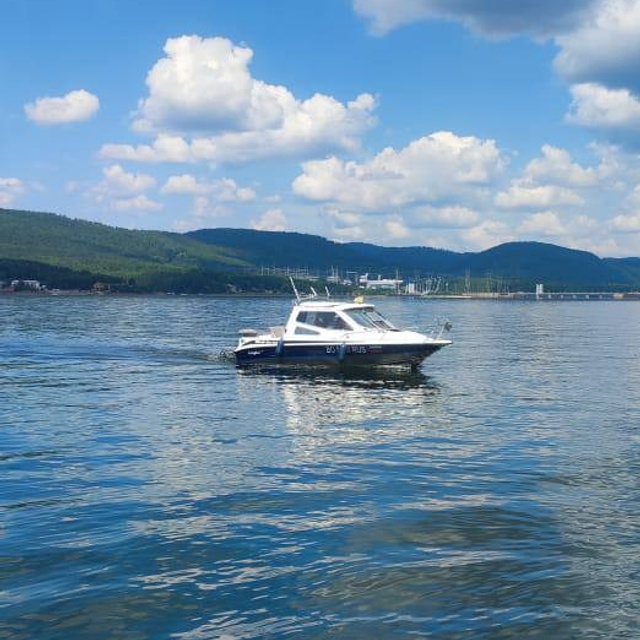 Катер 290. RestPlace — парусные, премиум яхты, катера — аренда Красноярск