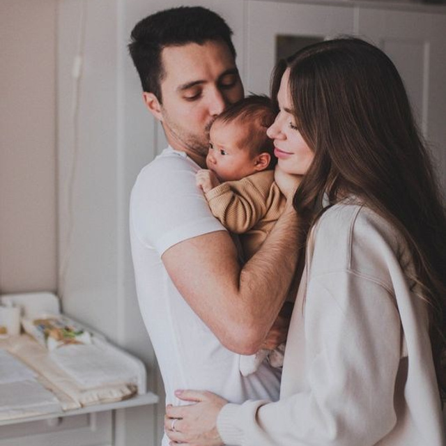 Семейная с малышом, дома