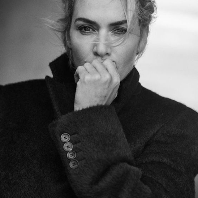 Женщина в пальто. Стиль old money