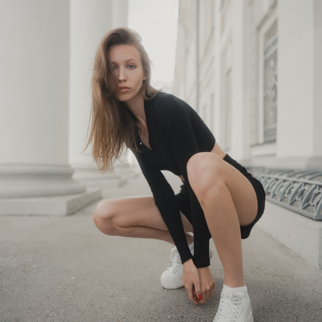 Уличная&nbsp;фотосессия&nbsp;с&nbsp;Калисой&nbsp;около&nbsp;здания&nbsp;КФУ&nbsp;в&nbsp;Казани