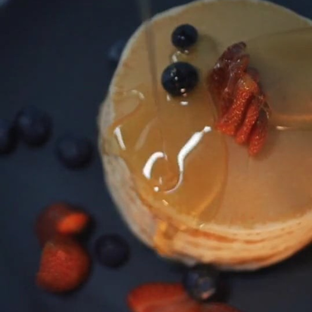 РЕКЛАМА. Рената Ри контент-мейкер Москва