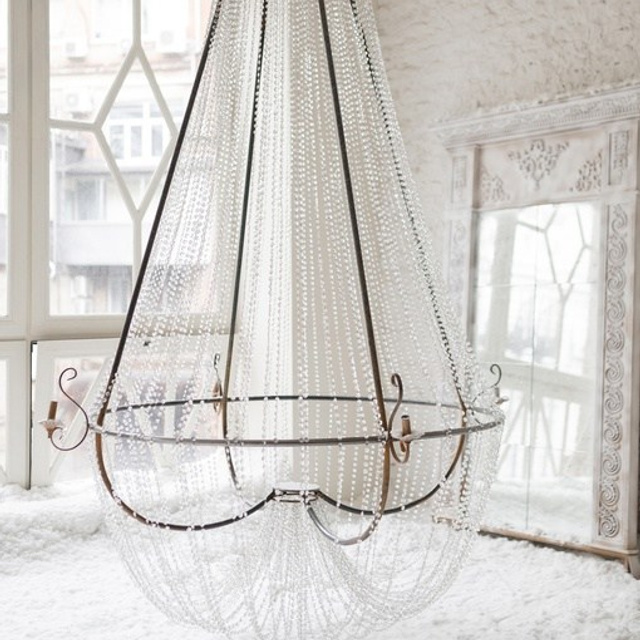 Famous Studios Тони