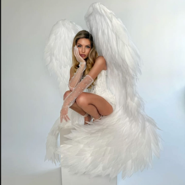 Перья / Оранжерея / Ангел