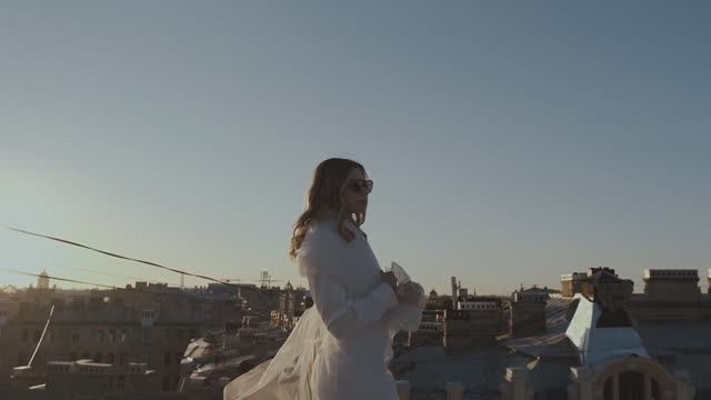 Креативные свадебные клипы и видеоролики. Свадебный видеограф в Москве Максим Лобач-Граубергер