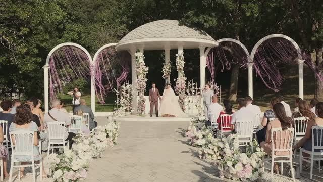 Свадебный видеограф на КМВ и в Москве. Профессиональный фотограф и видеооператор. Ловлю эмоции в движении