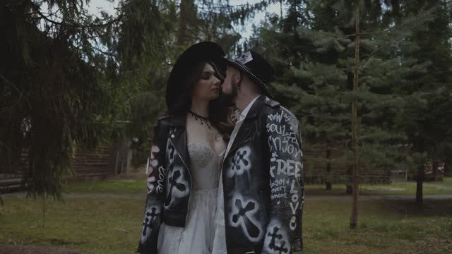 Креативные свадебные клипы и видеоролики. Свадебный видеограф в Москве Максим Лобач-Граубергер