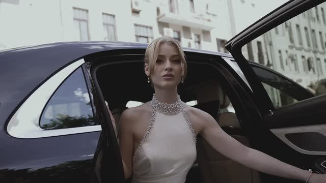 Креативные свадебные клипы и видеоролики. Свадебный видеограф в Москве Максим Лобач-Граубергер