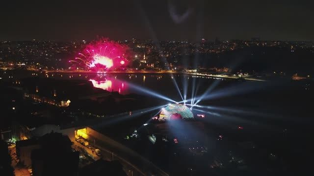 ISTANBUL || light show