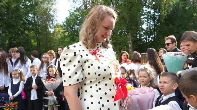 1 сентября. Съемка в школе. Видеограф Осинина Татьяна — видеосъемка в Москве