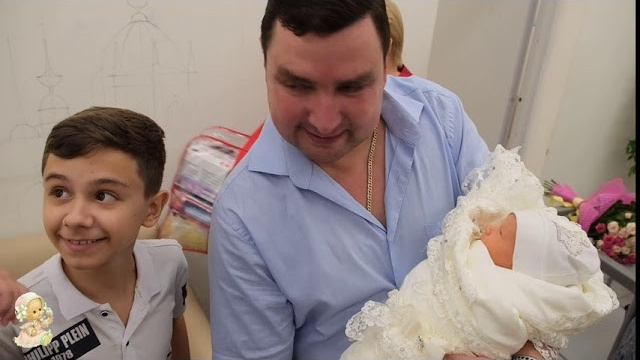 Выписки из роддома. Фотограф Сологуб Алексей Семенович