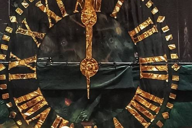 Объемная и прорезная аппликация на театральных декорациях. История занавеса. Превращаем идею в технологию