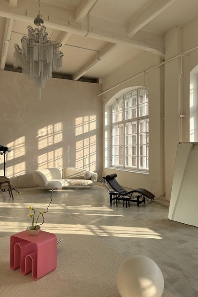 Залы. Профессиональный фотограф беременности в СПБ. Стильные фотосессии беременности в стиле минимализм и классическая фотография