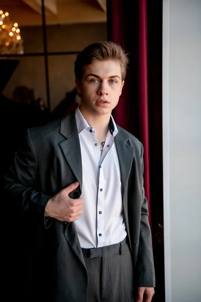 Модель для предметной съемки Ринат id 29 026 С.-Пб| Sale Easy