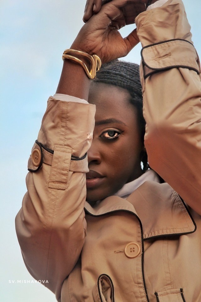 Модель для предметной съемки Сара Москва| Sale Easy