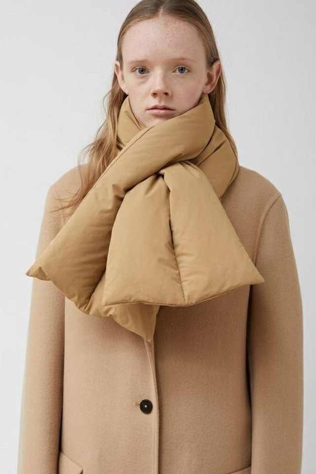 Пример стиля с кашемировым свитером и брюками