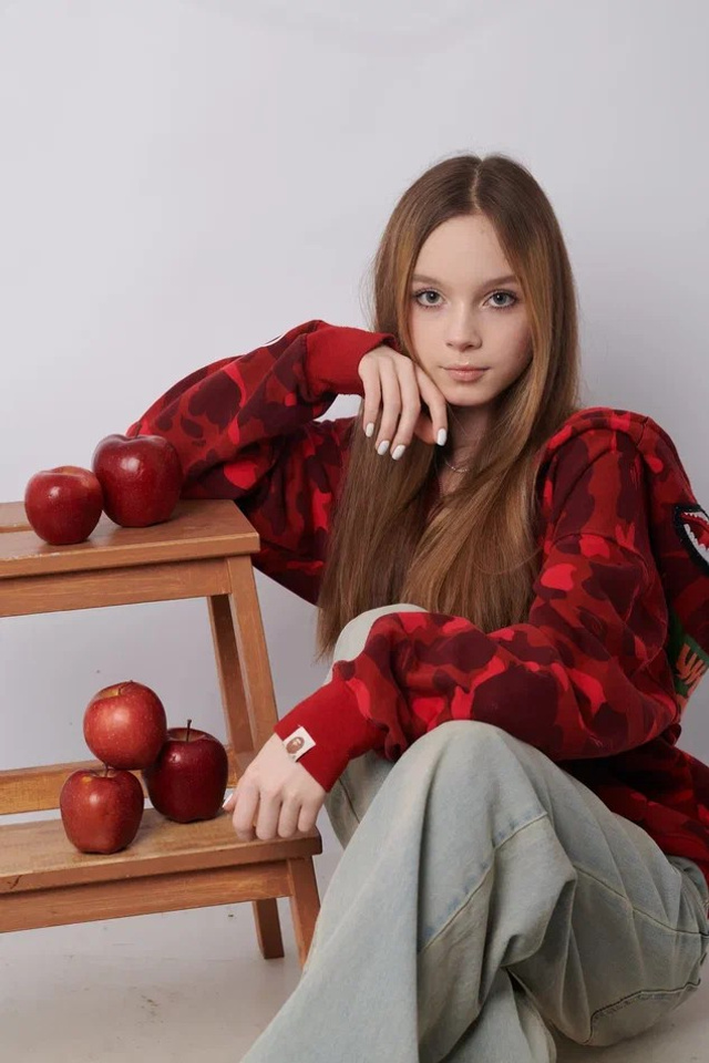 Модель для предметной съемки Дарья id 25 744 Н.Н.| Sale Easy