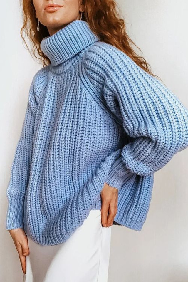 Эстетичная фотосъемка свитеров оверсайз для визуализации лукбуков