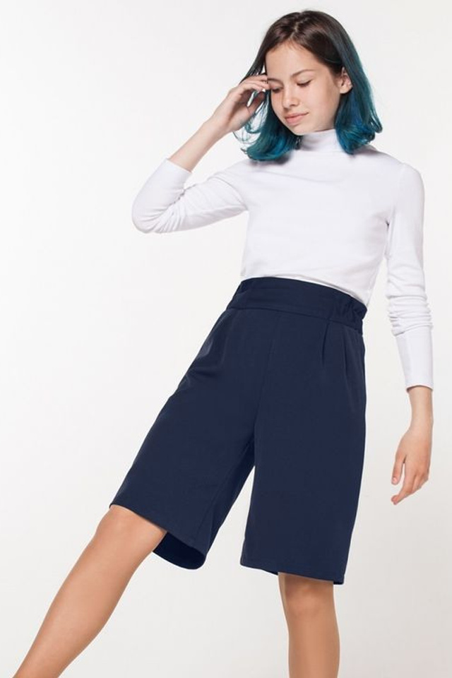 Креативная съемка для демонстрации стильных решений в школьной форме