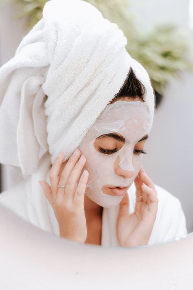 Съемка масок для лица для интернет-магазинов с фокусом на упаковке