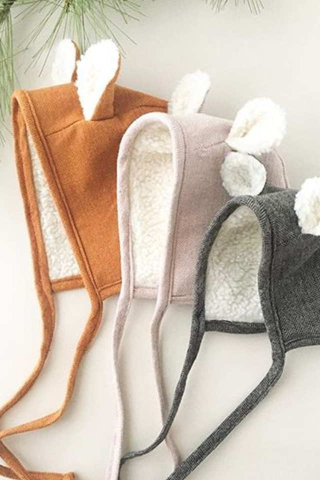 Эстетичная фотосъемка одежды для новорожденных для подчеркивания стиля