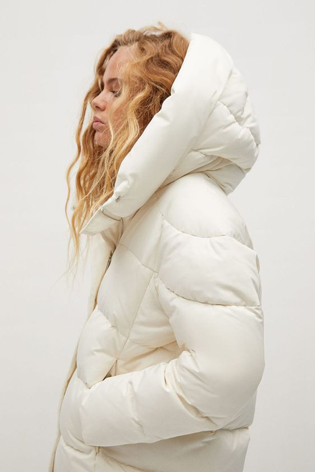 Профессиональная съемка женских курток для создания стильных образов