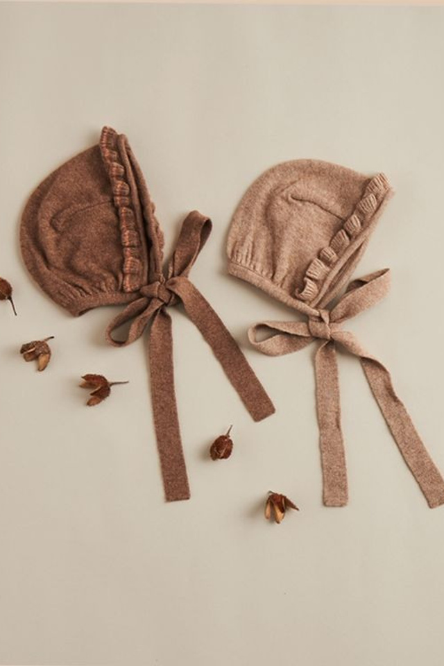 Профессиональная съемка одежды для новорожденных с акцентом на функциональность