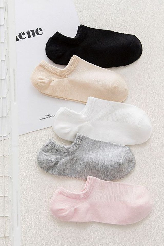 Профессиональная съемка для демонстрации спортивных и повседневных носков